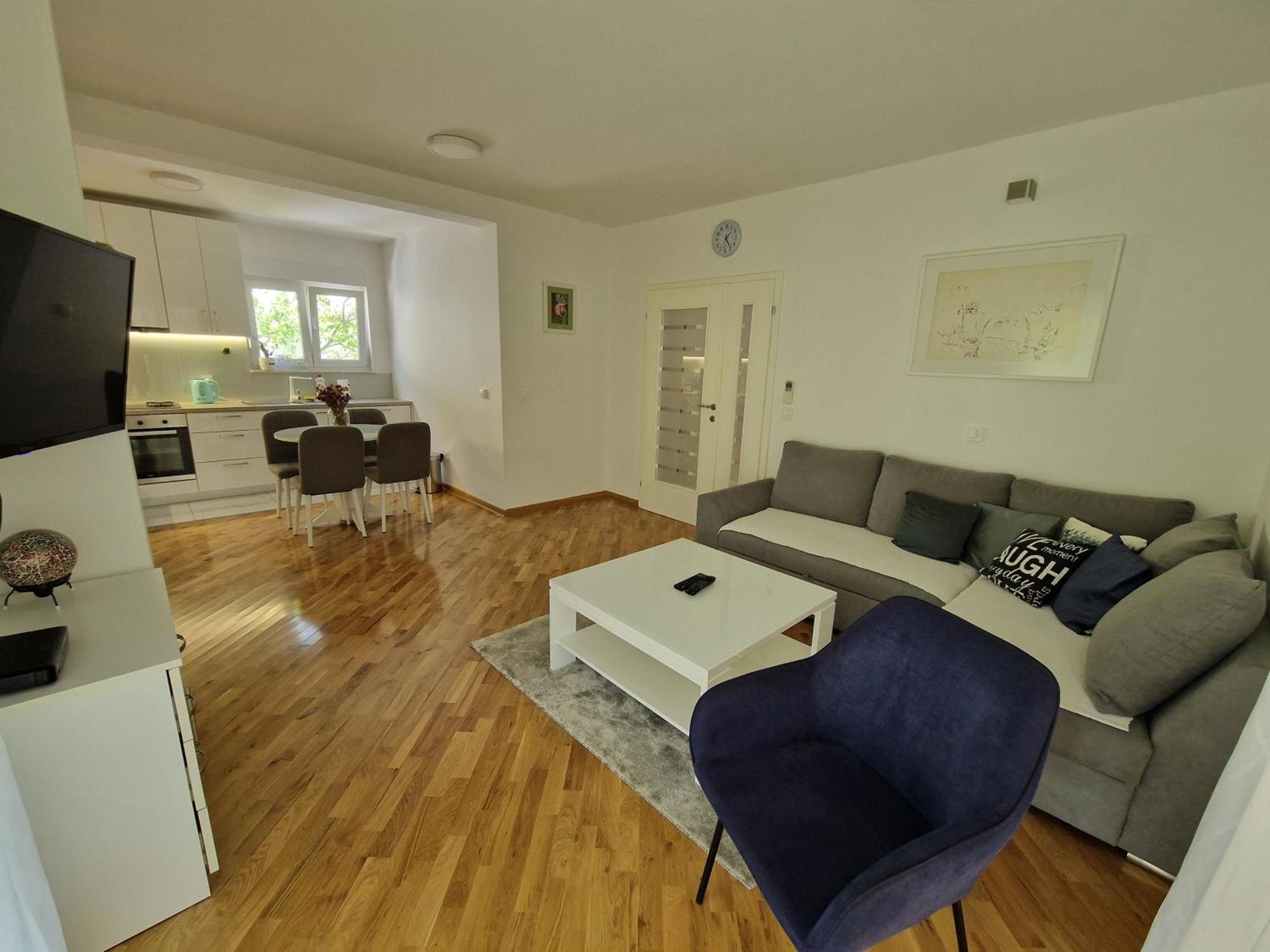 Villa Tamara With Garden And River View - Free Private Parking - Garage モスタル エクステリア 写真