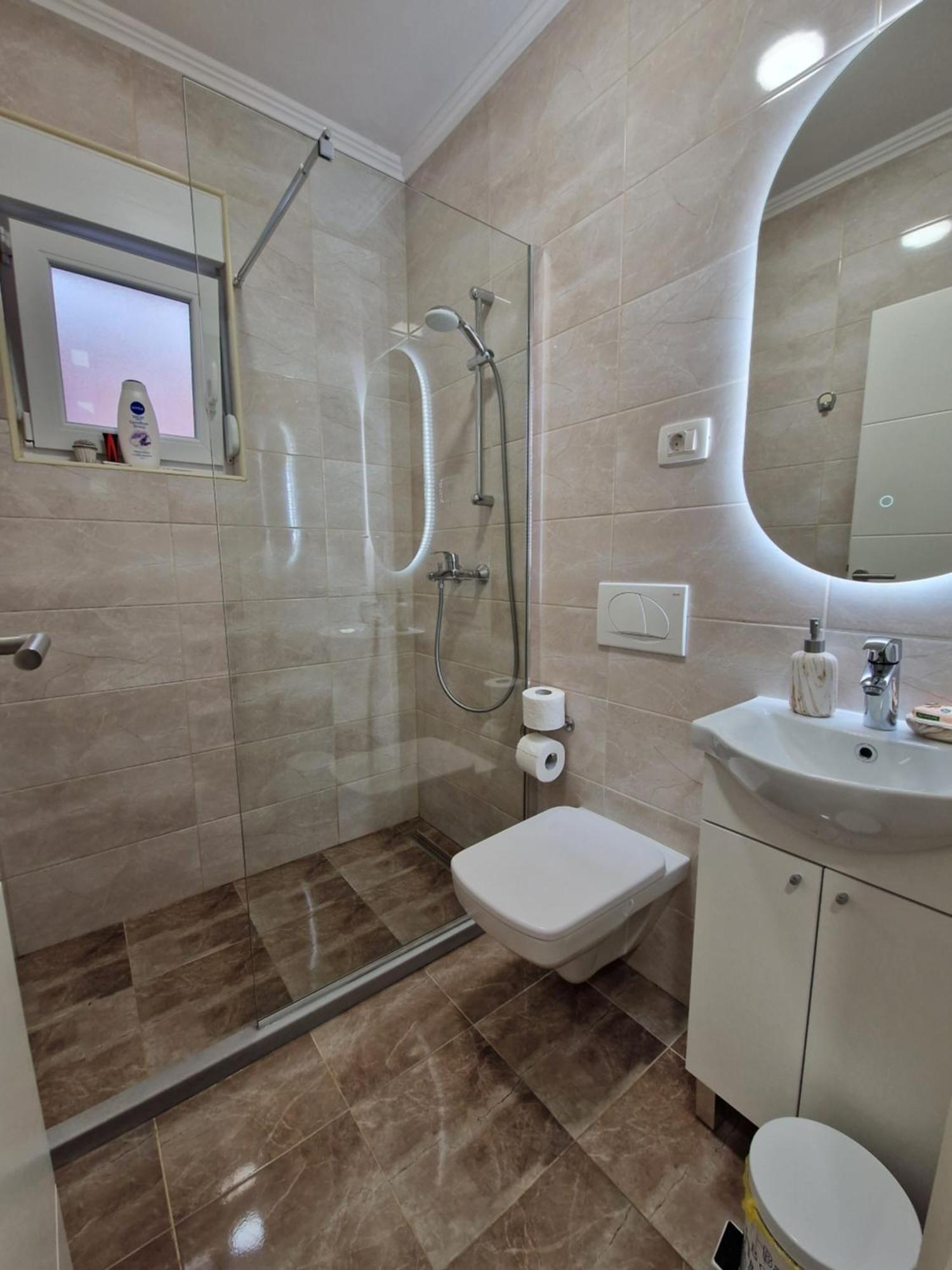 Villa Tamara With Garden And River View - Free Private Parking - Garage モスタル エクステリア 写真