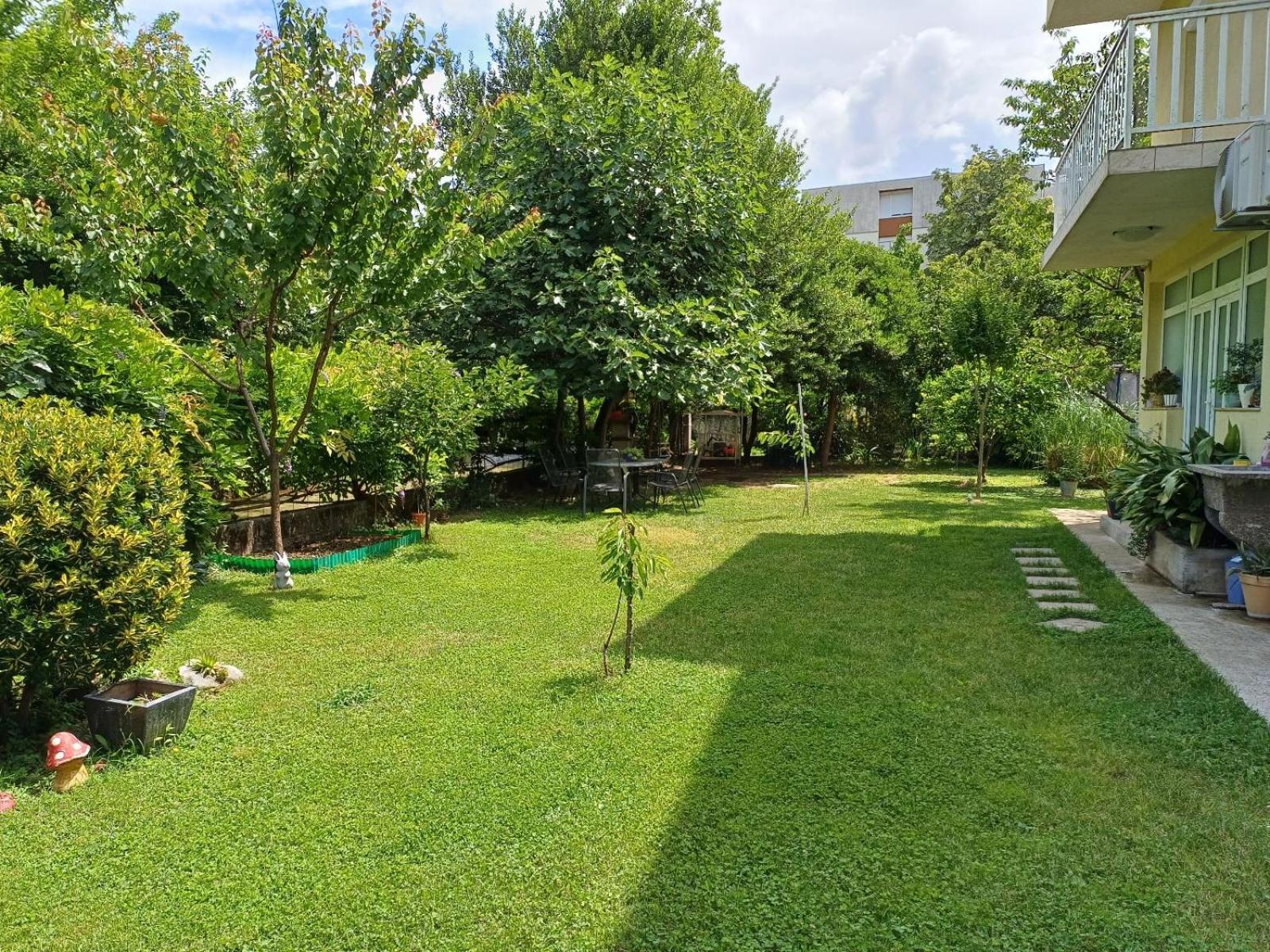 Villa Tamara With Garden And River View - Free Private Parking - Garage モスタル エクステリア 写真