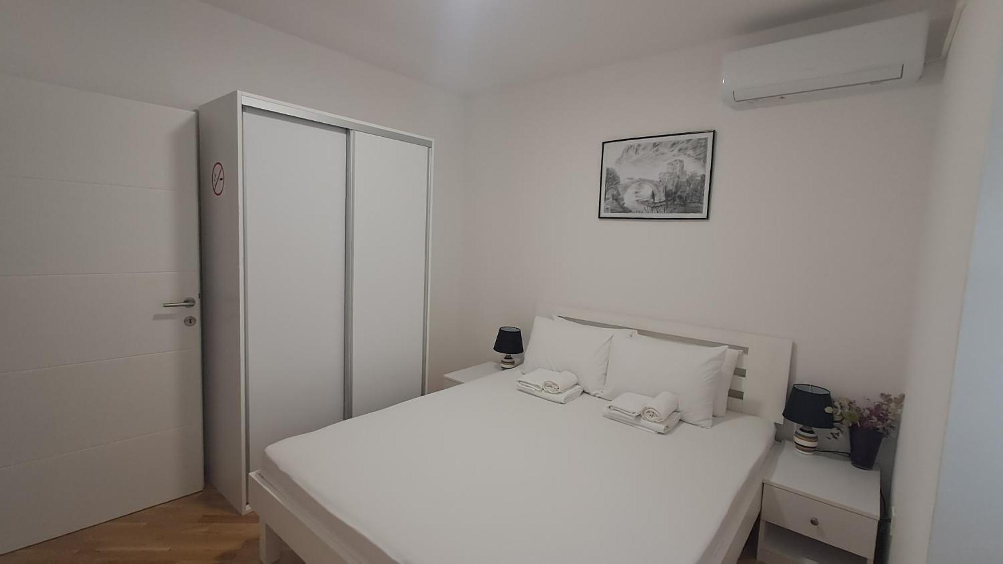 Villa Tamara With Garden And River View - Free Private Parking - Garage モスタル 部屋 写真